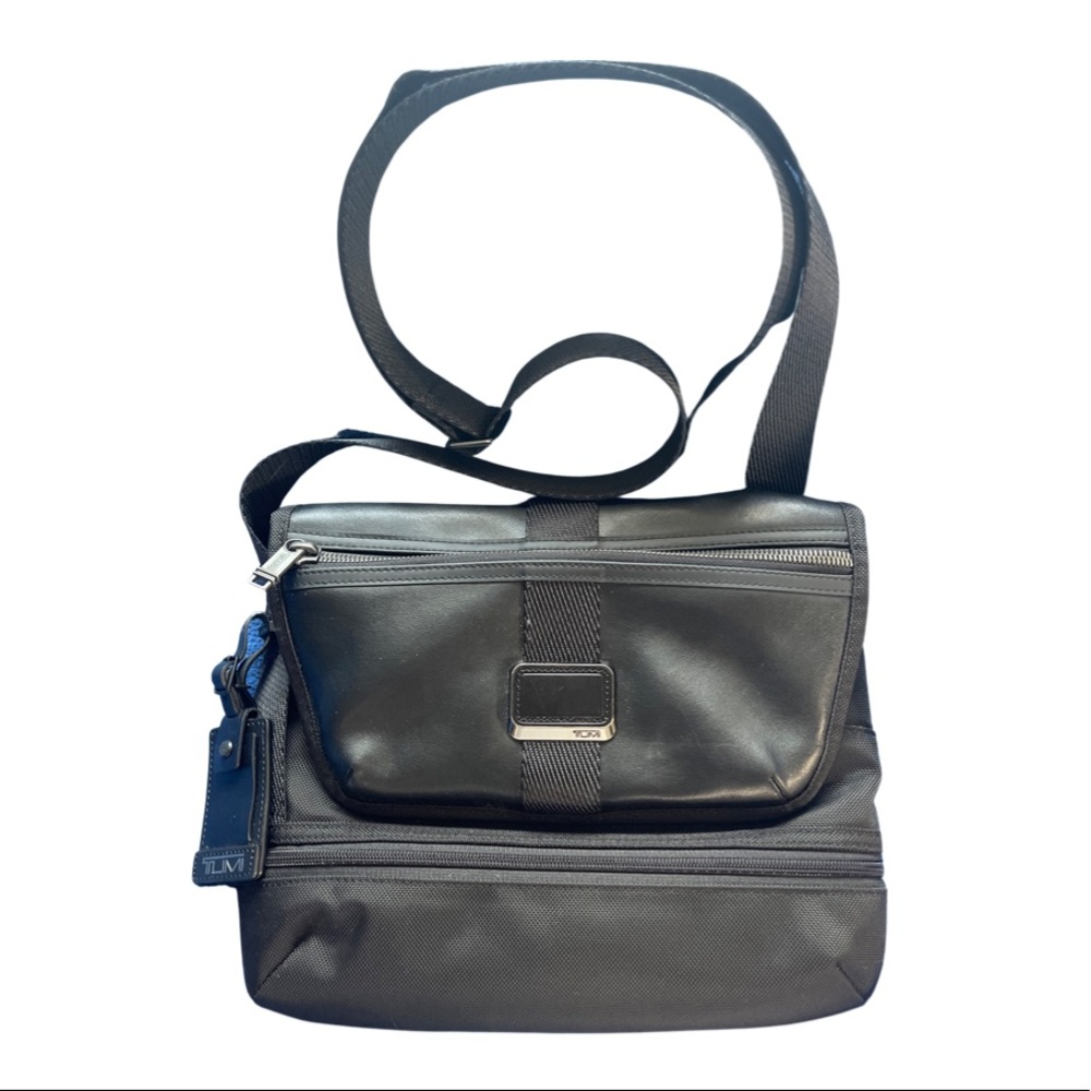 Tumi Travis Crossbody BLACK NWT